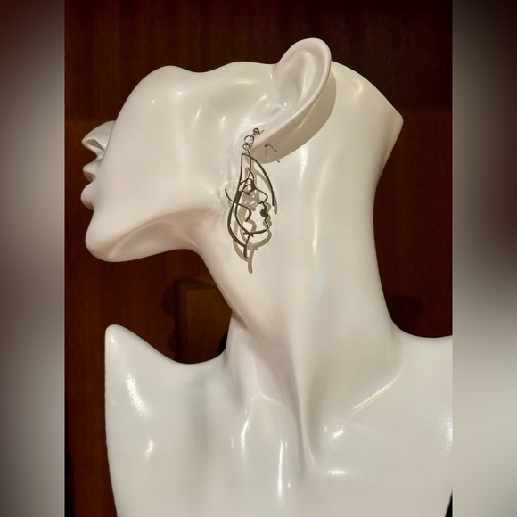 3/$15- Abstract Face Wire Earrings - Picture 3 of 5